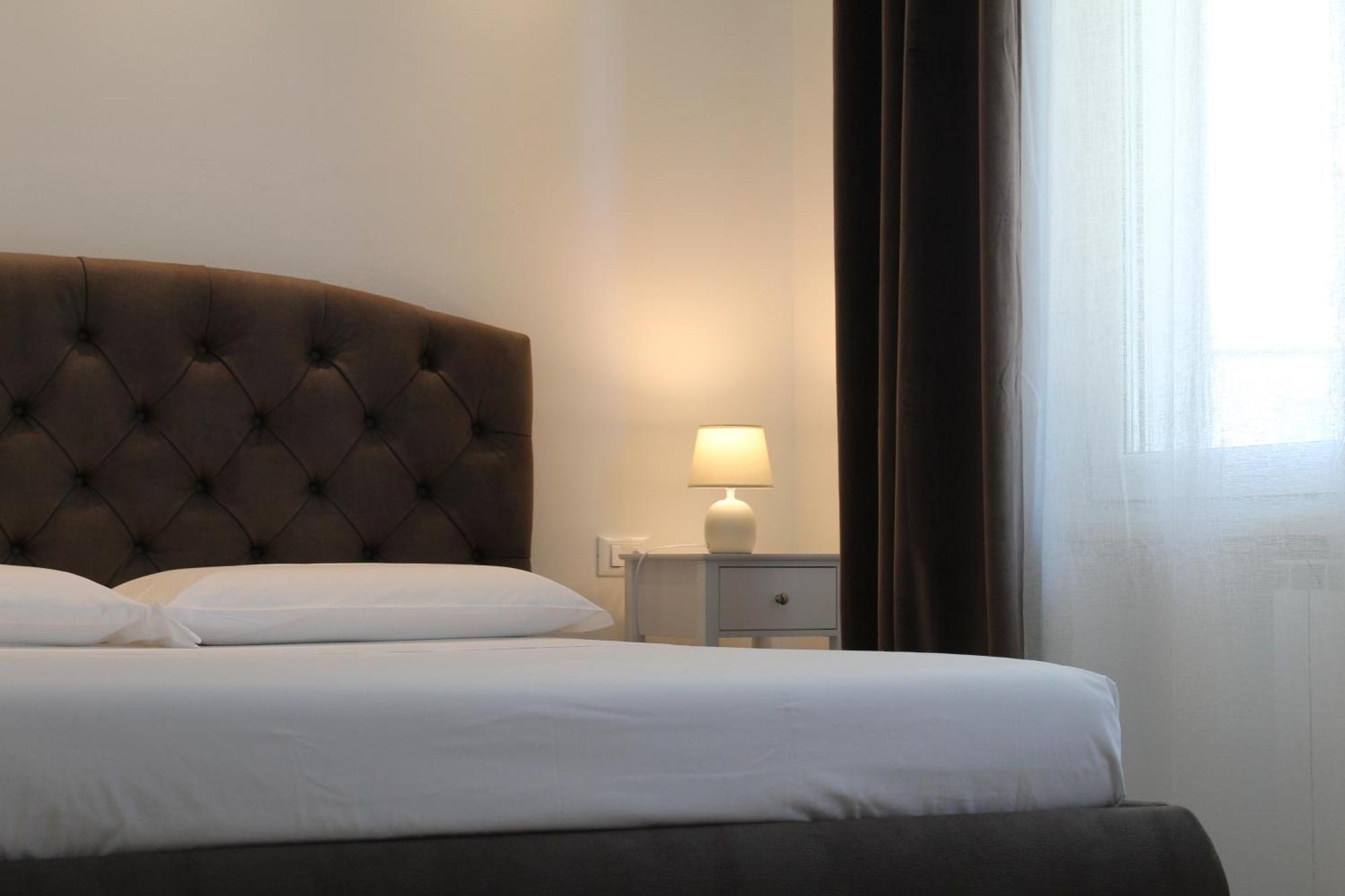 Villa Forte Salvi - Rooms Пескьера-дель-Гарда Экстерьер фото