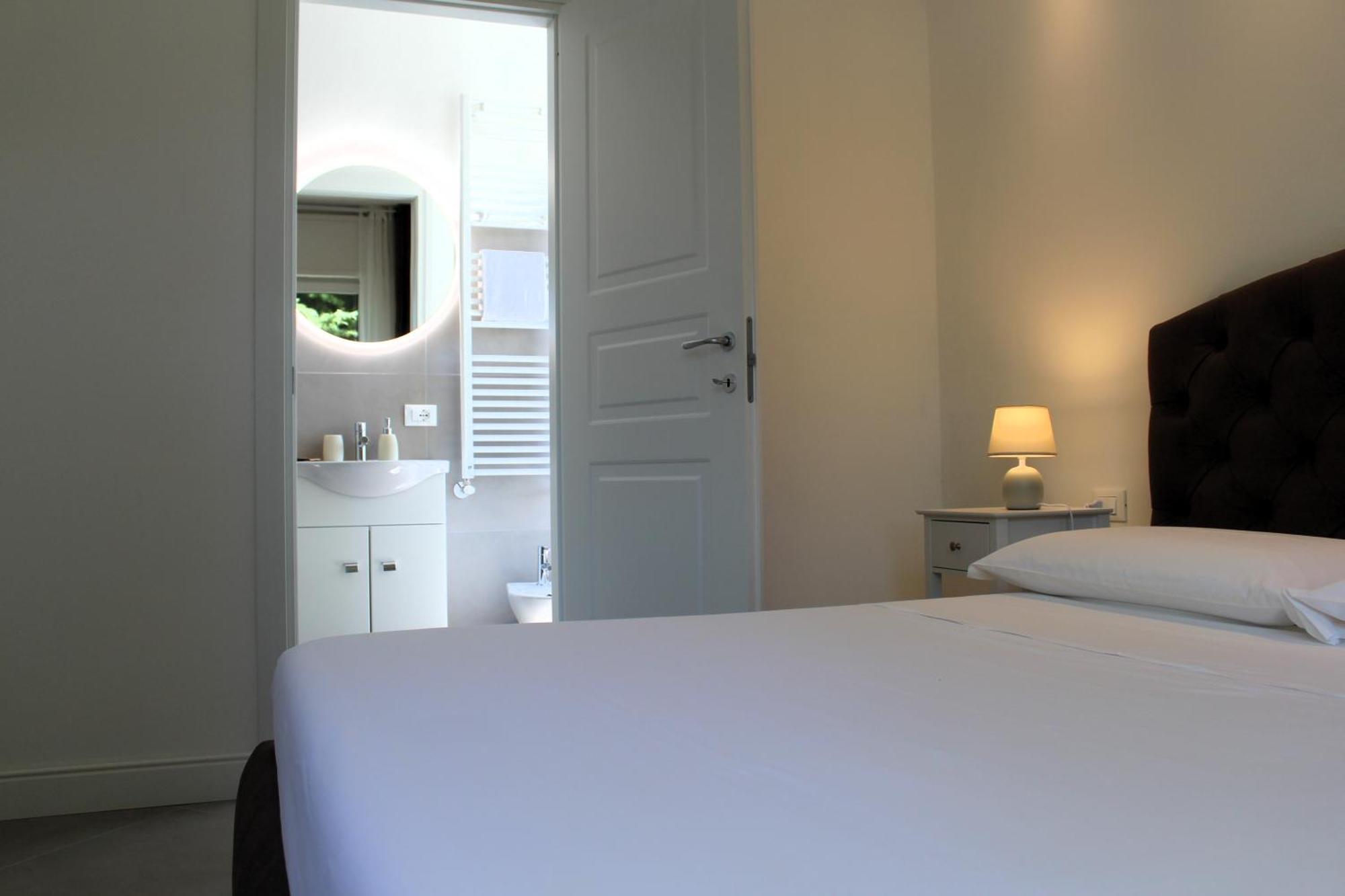 Villa Forte Salvi - Rooms Пескьера-дель-Гарда Экстерьер фото
